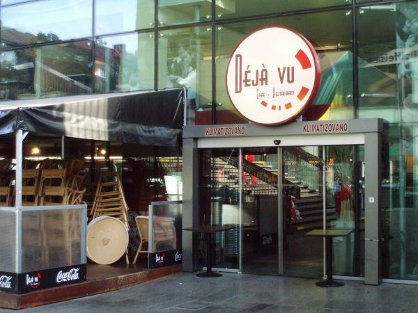 Cafe restaurant Déja vu vchod